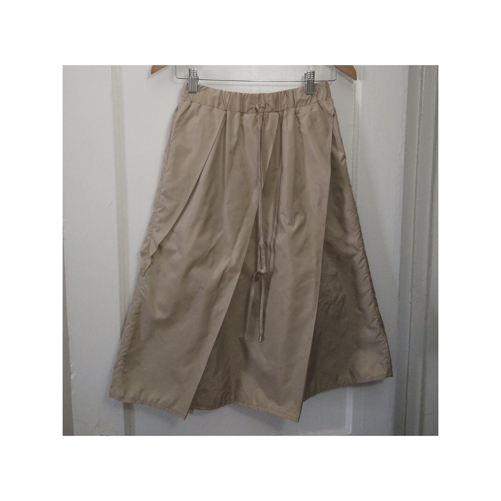 Belissa NWT Sz S Parachute skirt w/ pleating deatils