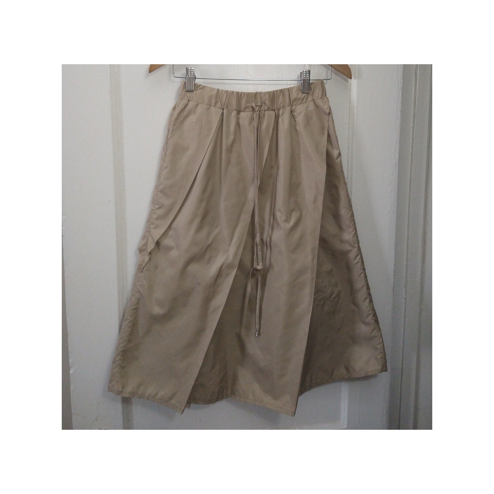 Belissa NWT Sz S Parachute skirt w/ pleating deatils