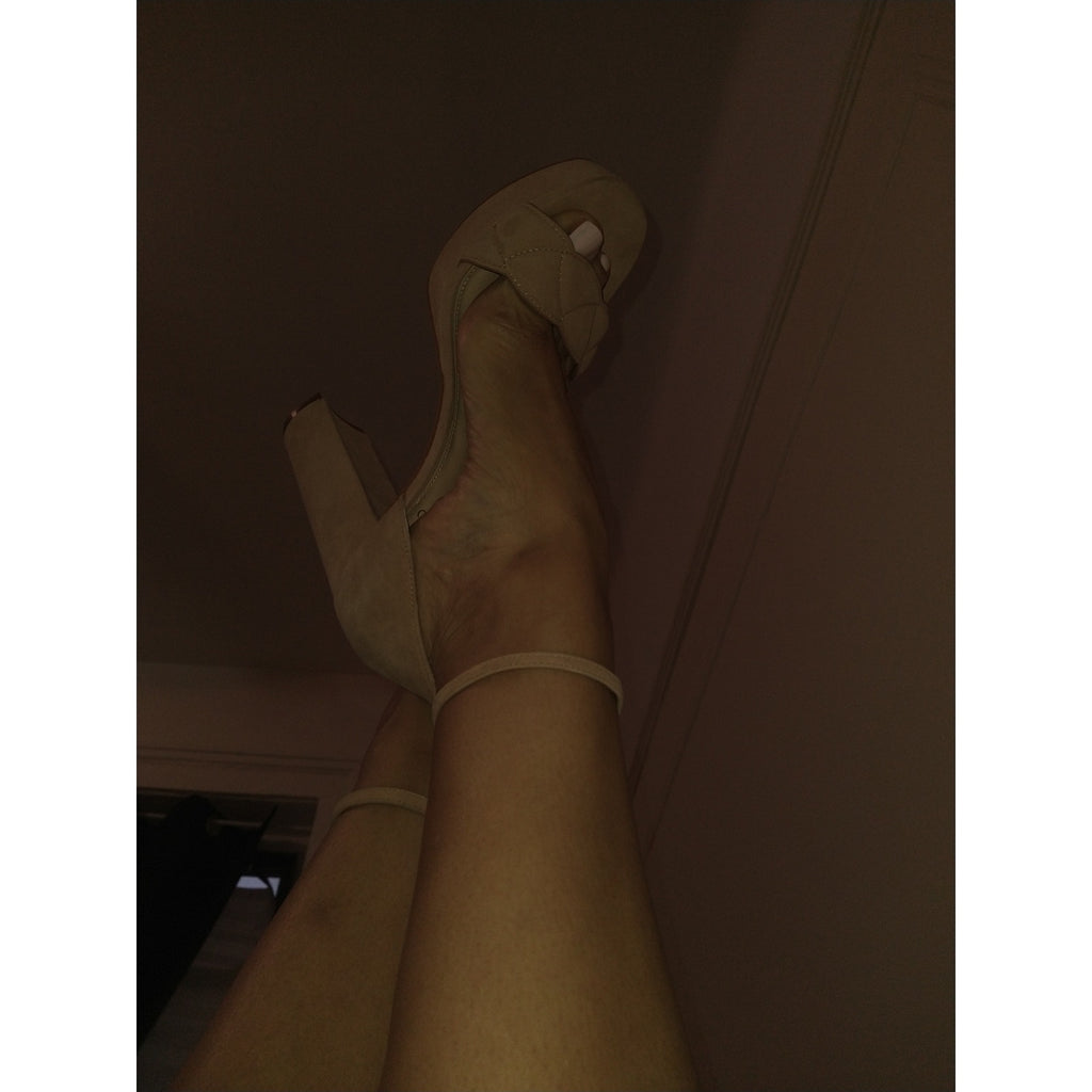 Vince Camuto sz 10 Mahg in Natural