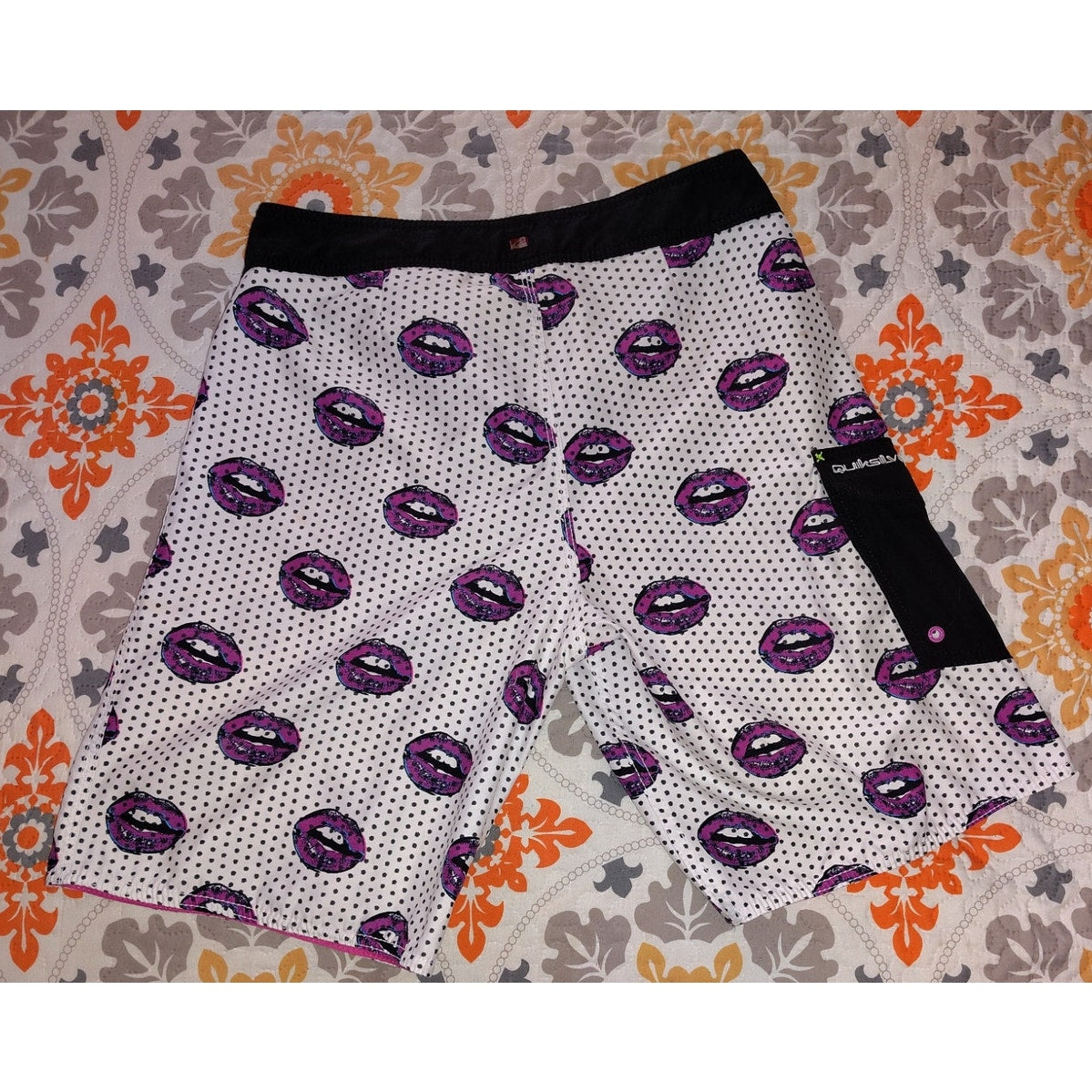 Vintage Quicksilver Lips Board shorts Sz 31