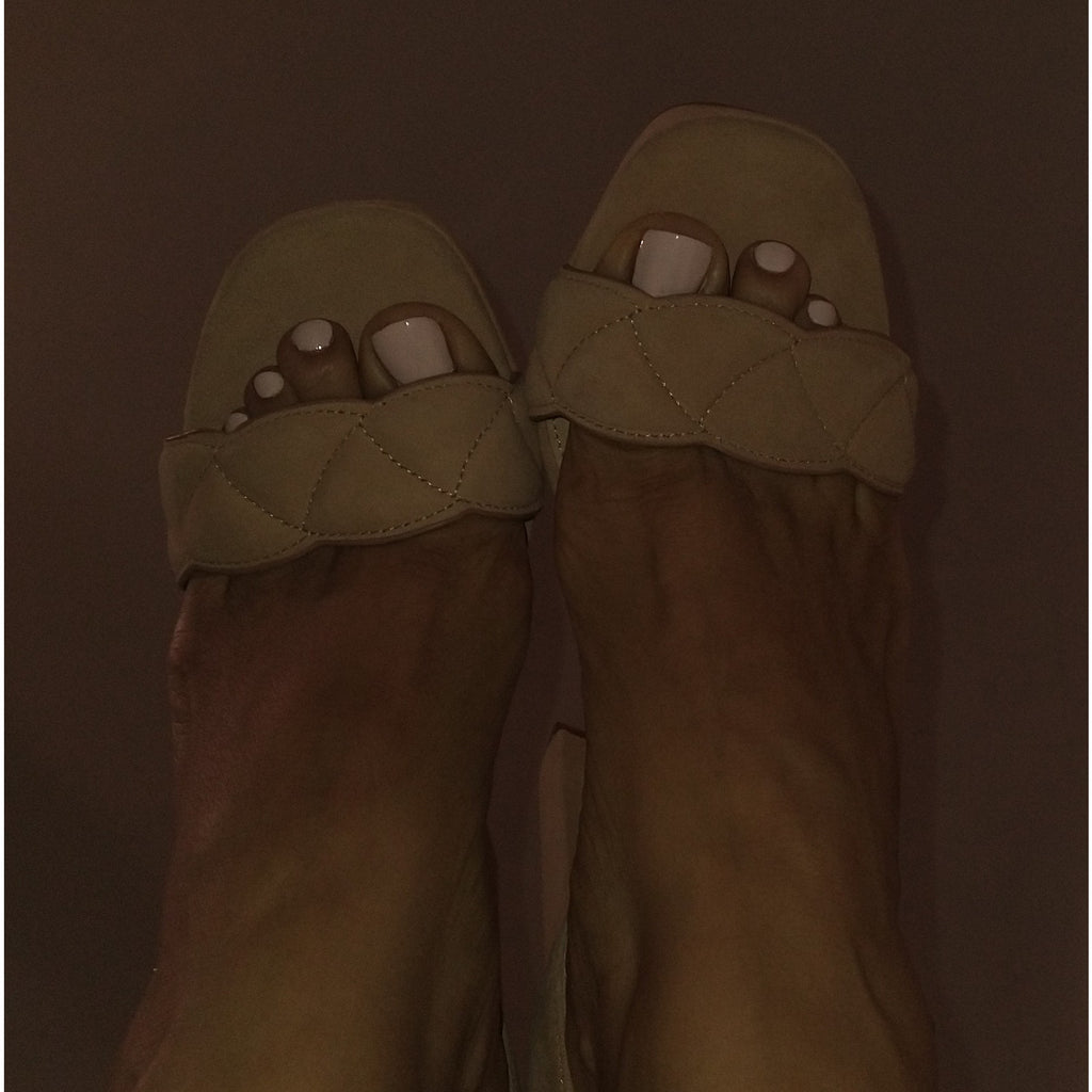 Vince Camuto sz 10 Mahg in Natural
