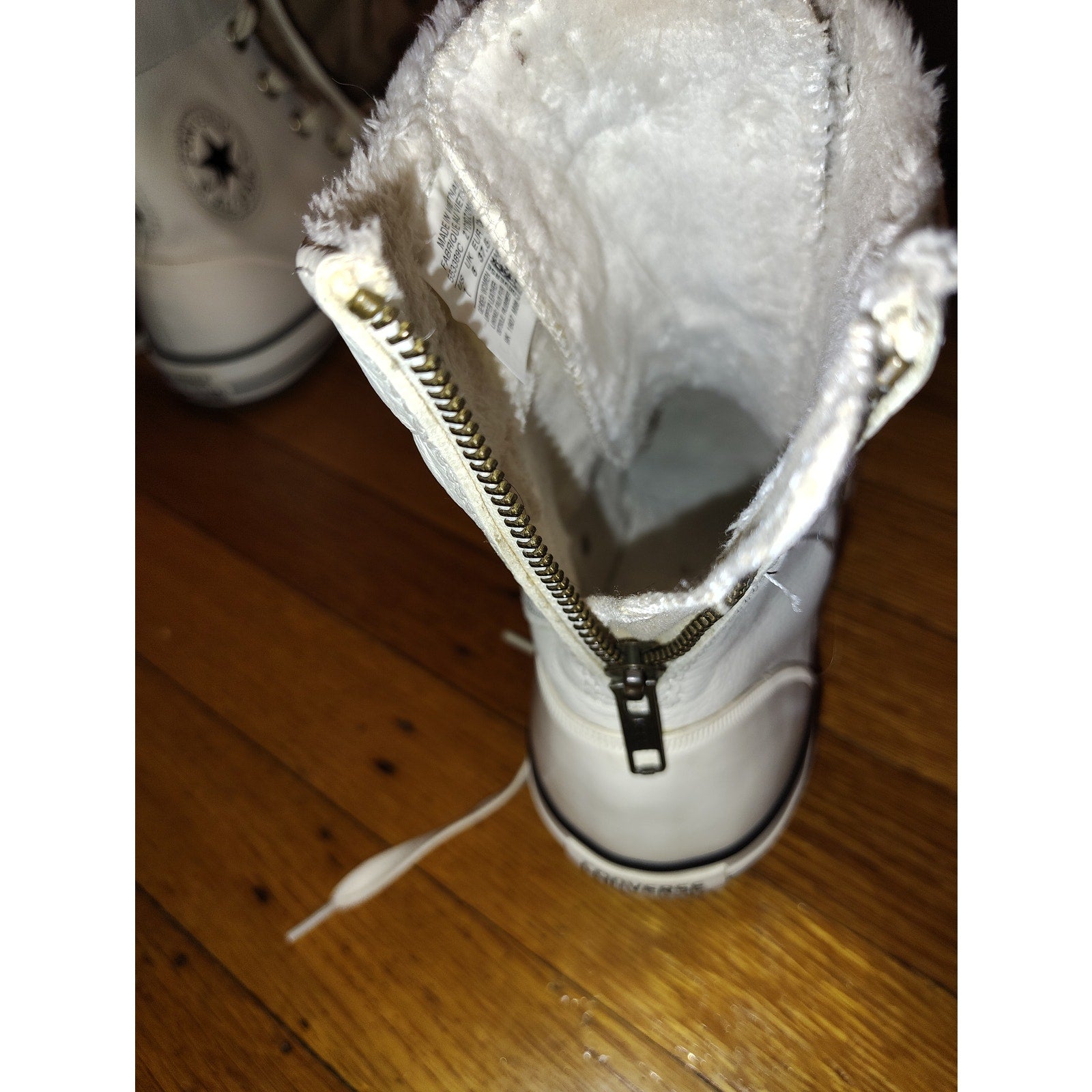 Converse Leather lined High tops w/zipper Sz 7