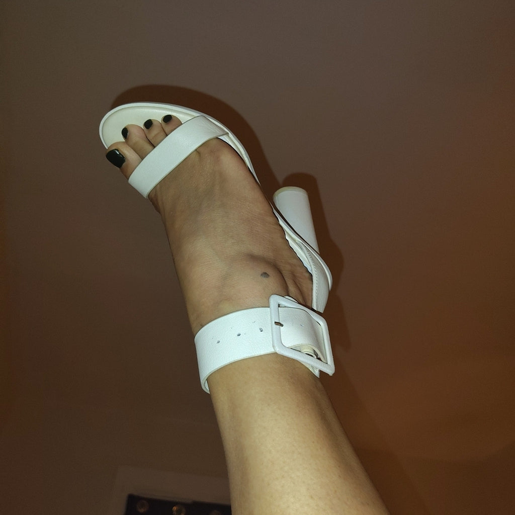 Alias Mae White Leather Strappy Heels Sz 40