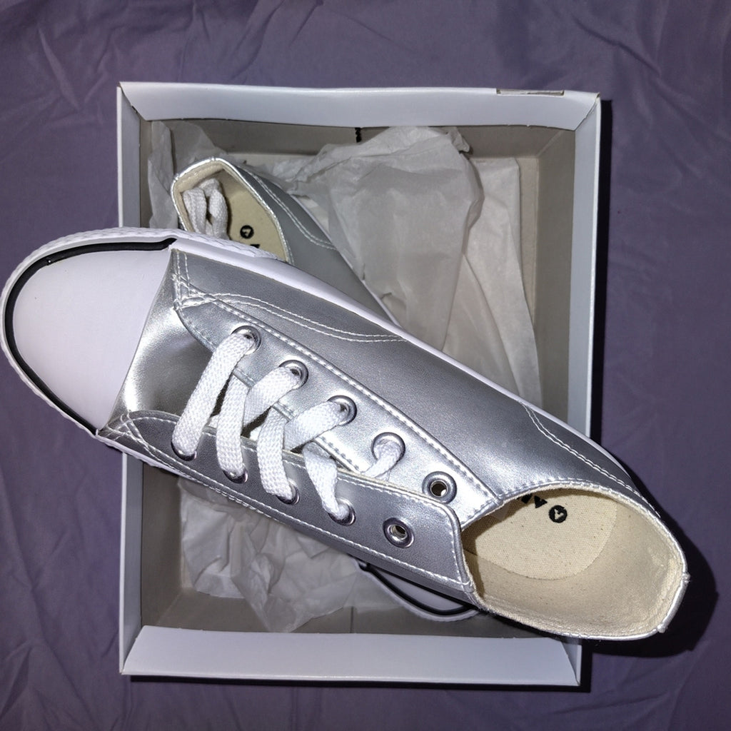 Airwalk Silver and White Women's Sneakers Sz 8