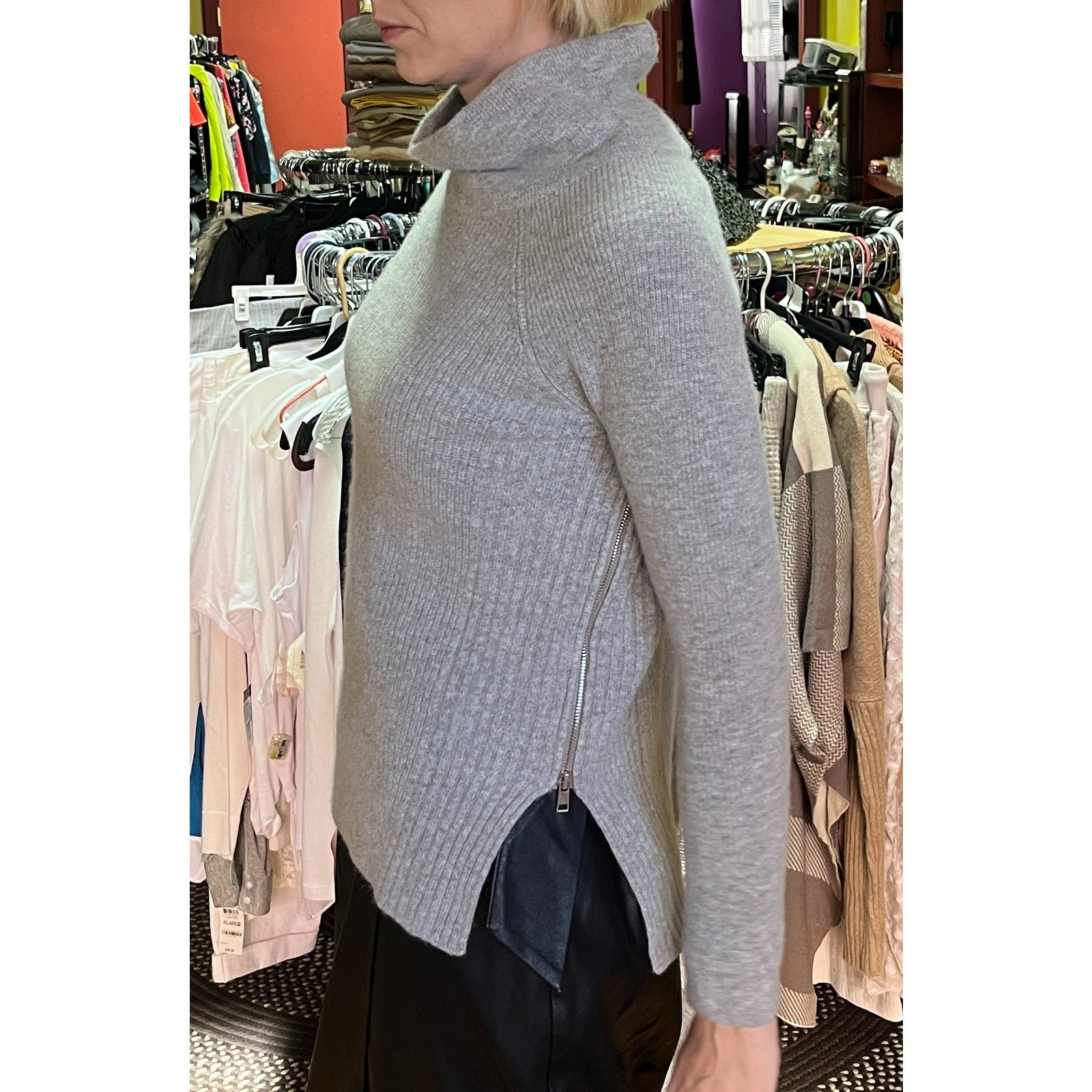Vince, Wool/Cashmere cowl neck sweater with side zippers Gray Sz S