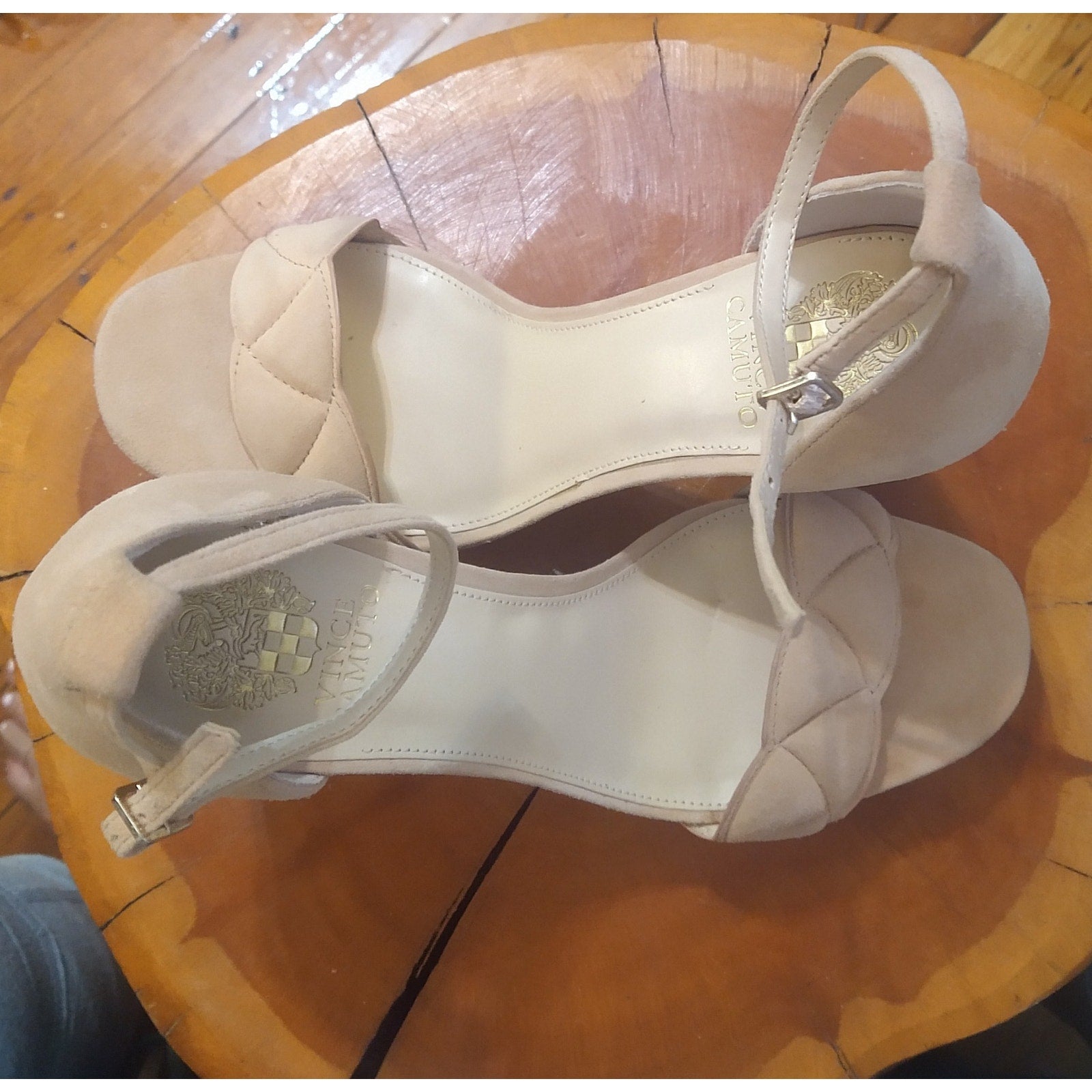 Vince Camuto sz 10 Mahg in Natural
