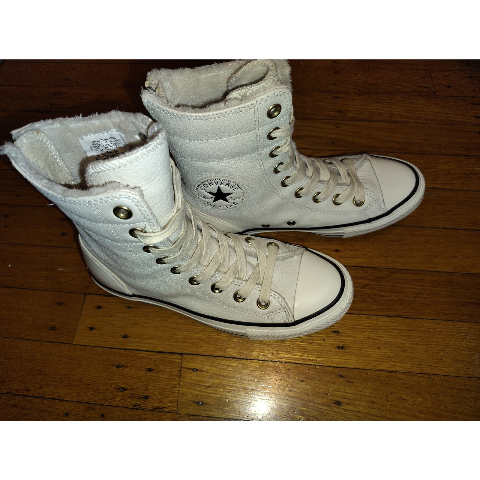 Converse Leather lined High tops w/zipper Sz 7