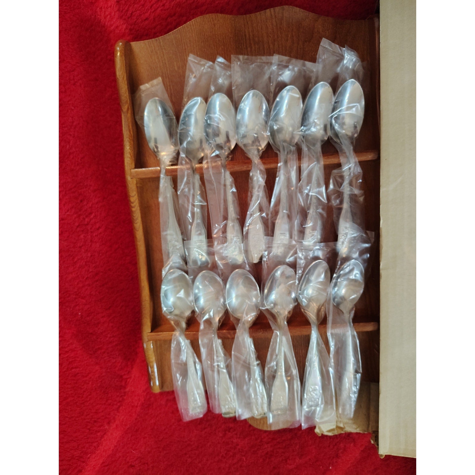 Vintage NIB Bicentennial Spoon Collection of 13 Colonies with Wood Rack
