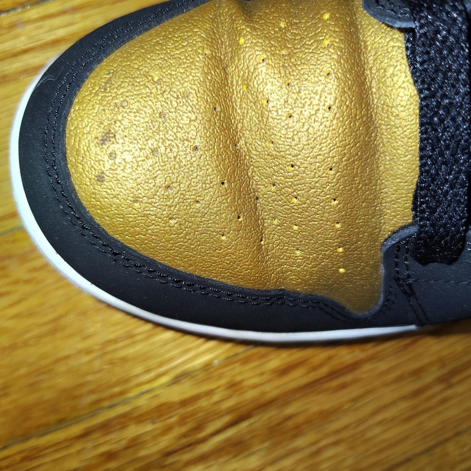 Jordan 1 Retro MeloBlack and Gold Sz 5.5y