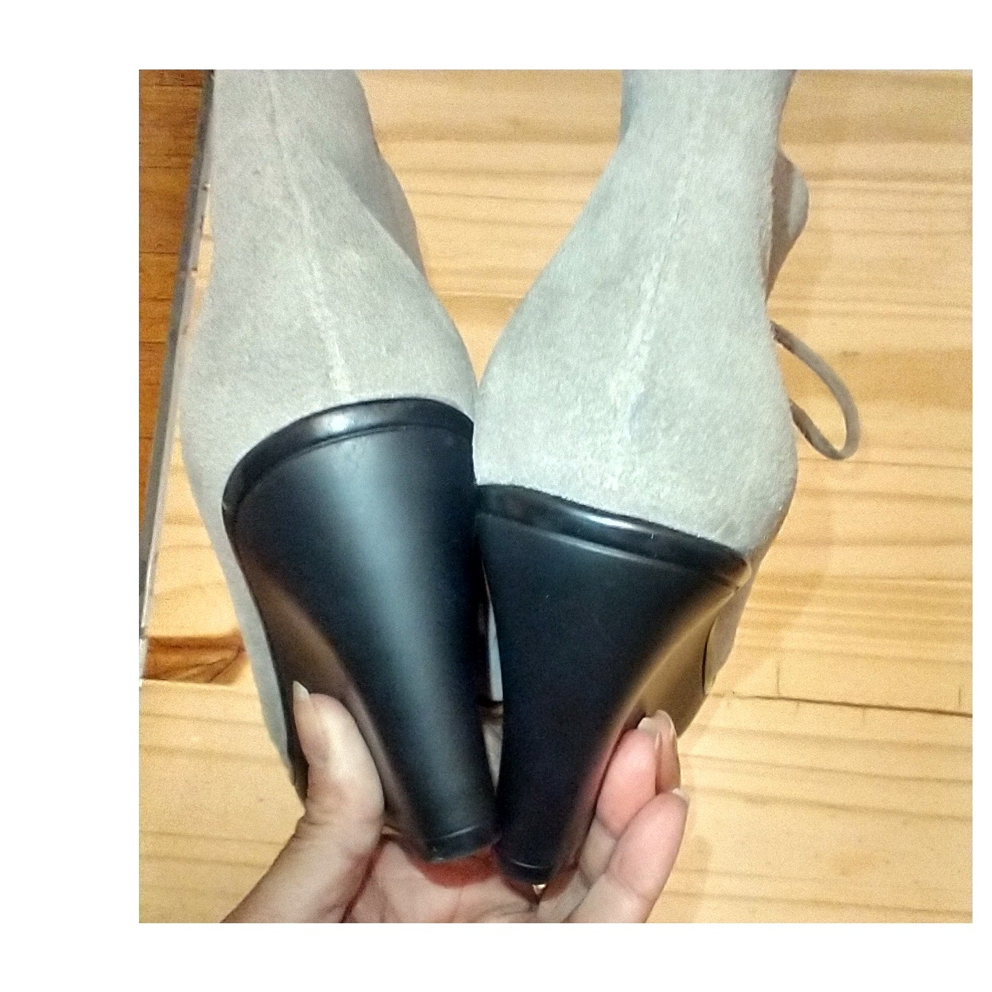 Via Spiga Sz 7 Suede Lace up Wedges
