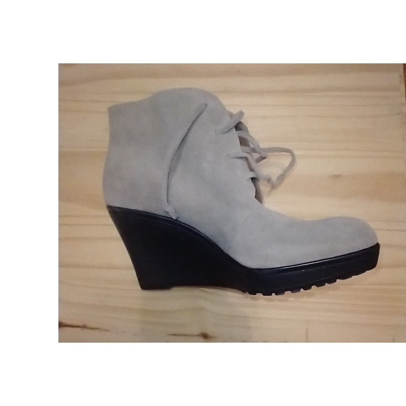 Via Spiga Sz 7 Suede Lace up Wedges