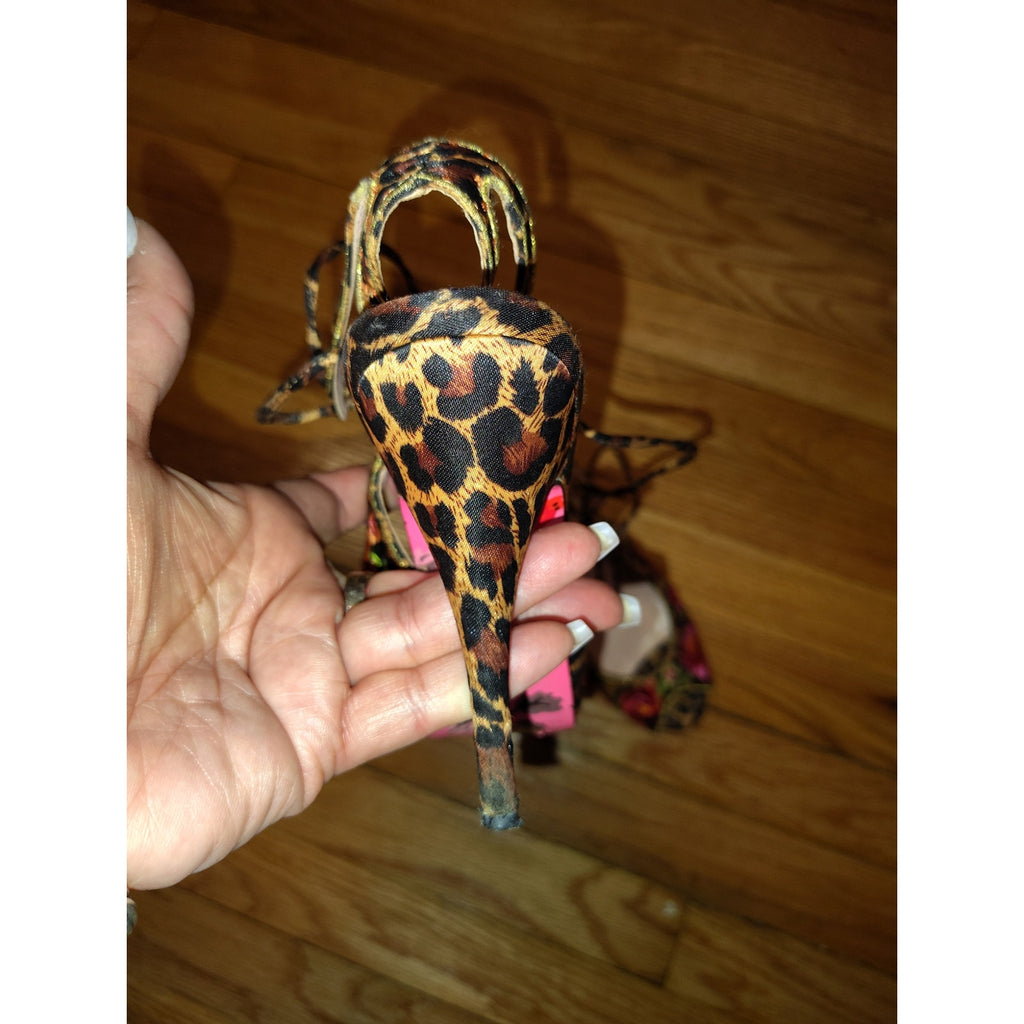 Vintage Betsey Johnson rose embroidered animal print heels Sz 6.5