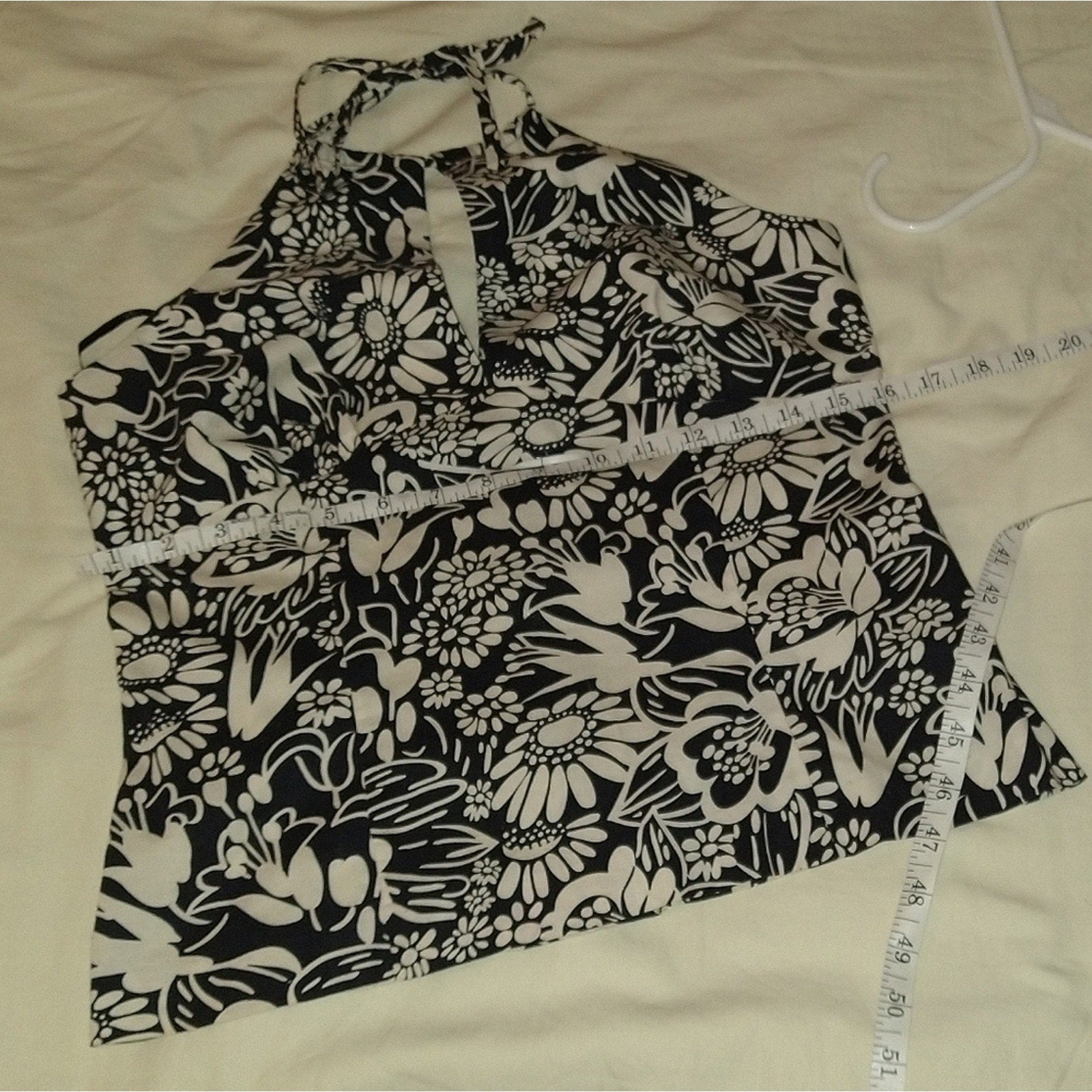 INC Peek- a-boo Halter top Sz 8