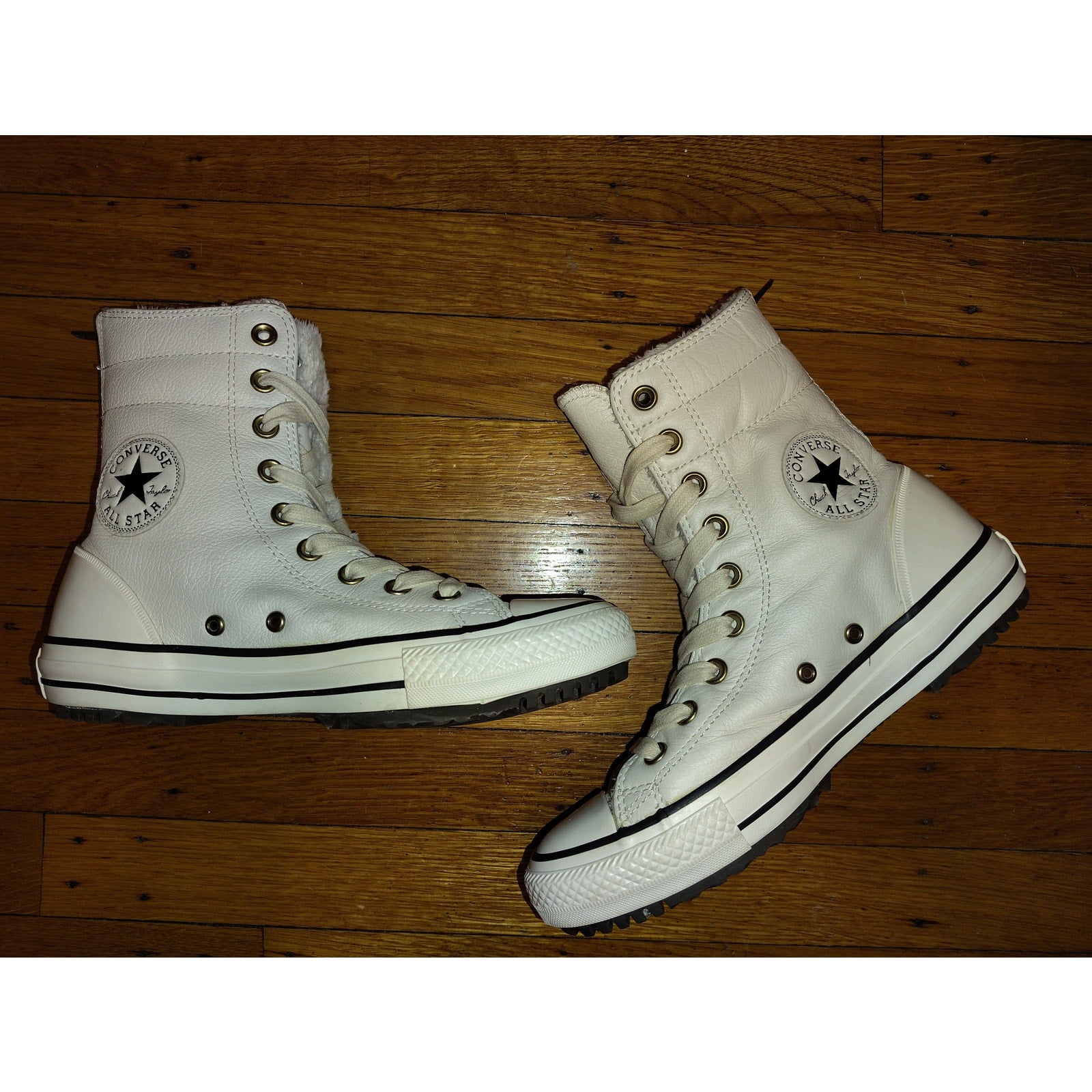 Converse Leather lined High tops w/zipper Sz 7