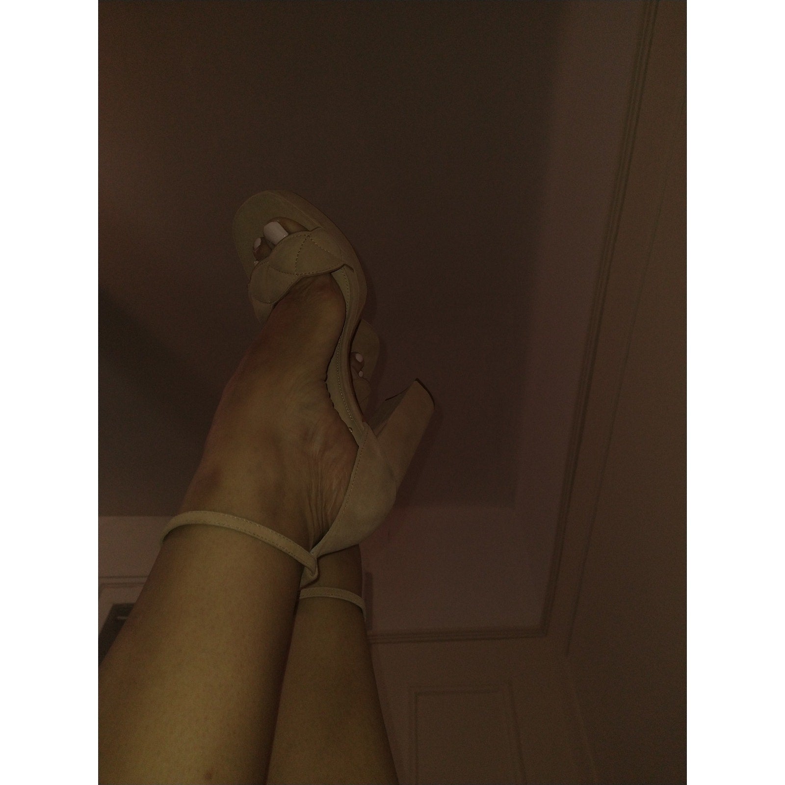 Vince Camuto sz 10 Mahg in Natural