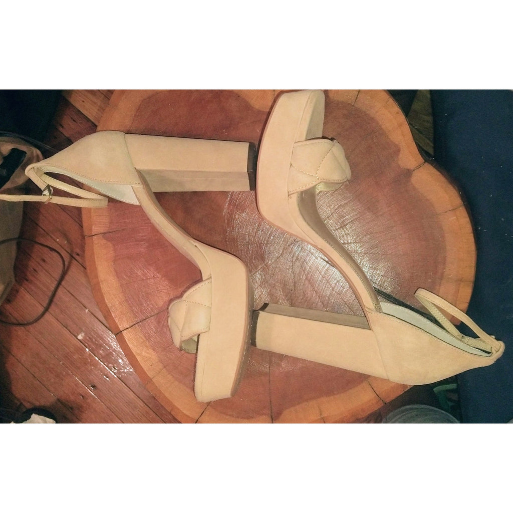 Vince Camuto sz 10 Mahg in Natural