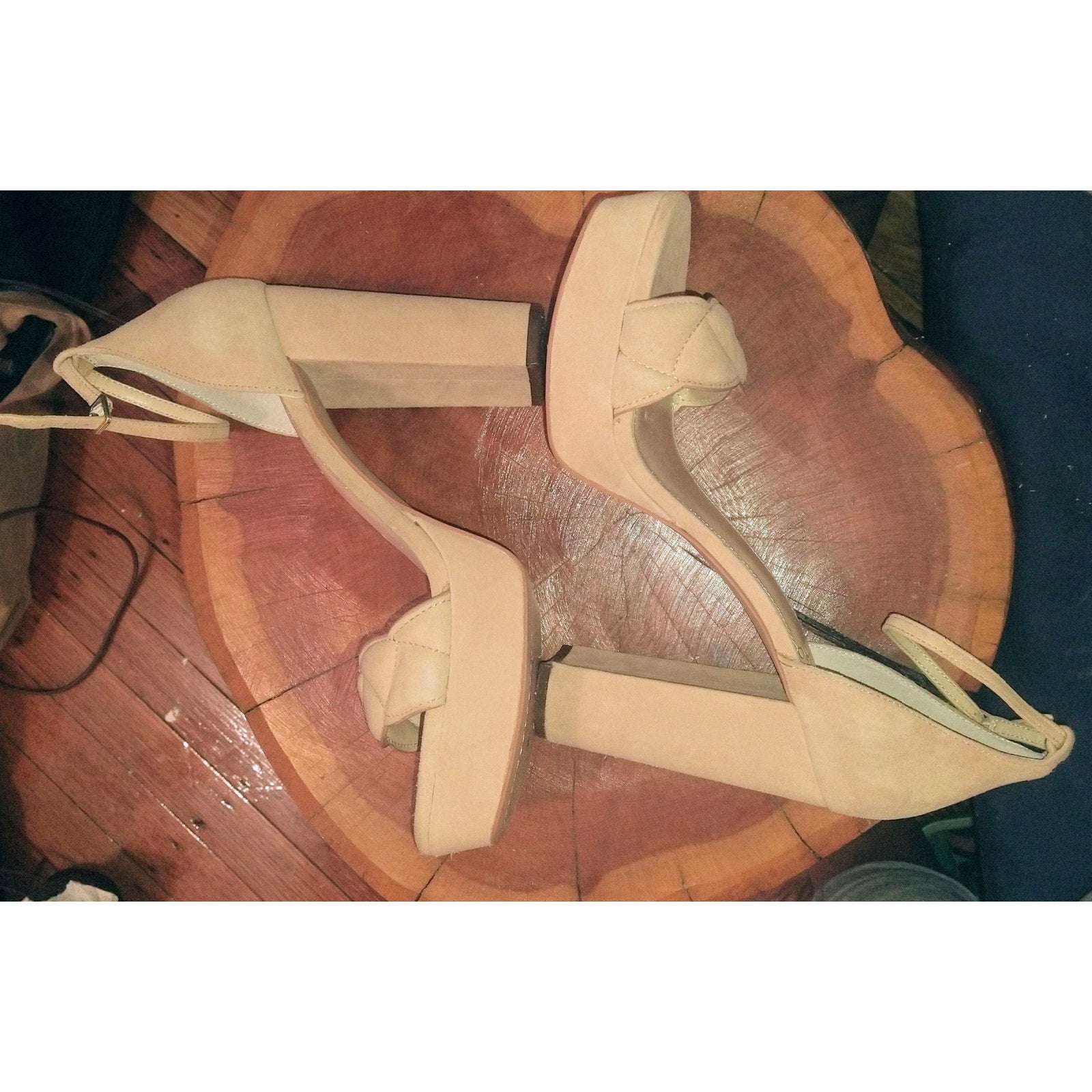 Vince Camuto sz 10 Mahg in Natural