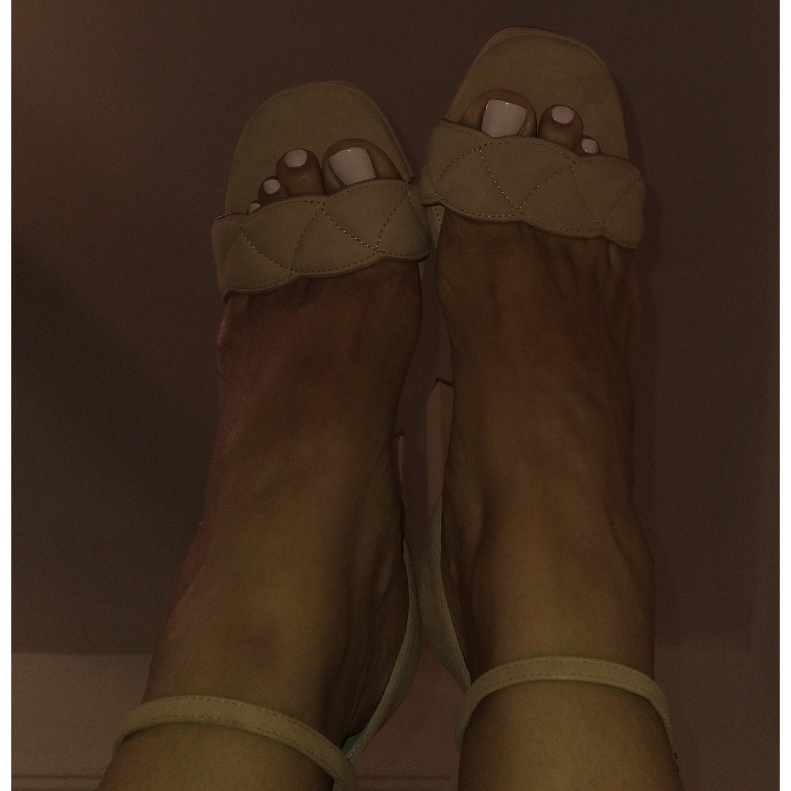 Vince Camuto sz 10 Mahg in Natural