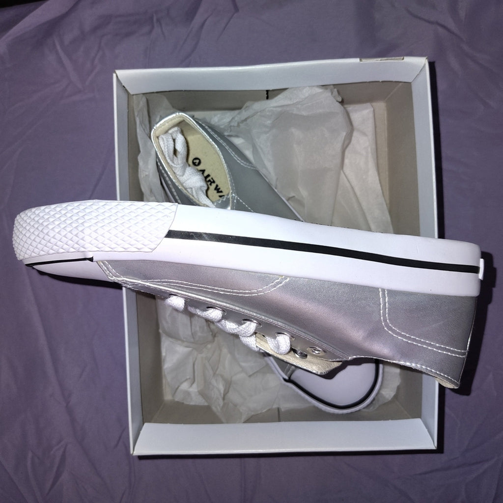 Airwalk Silver and White Women's Sneakers Sz 8