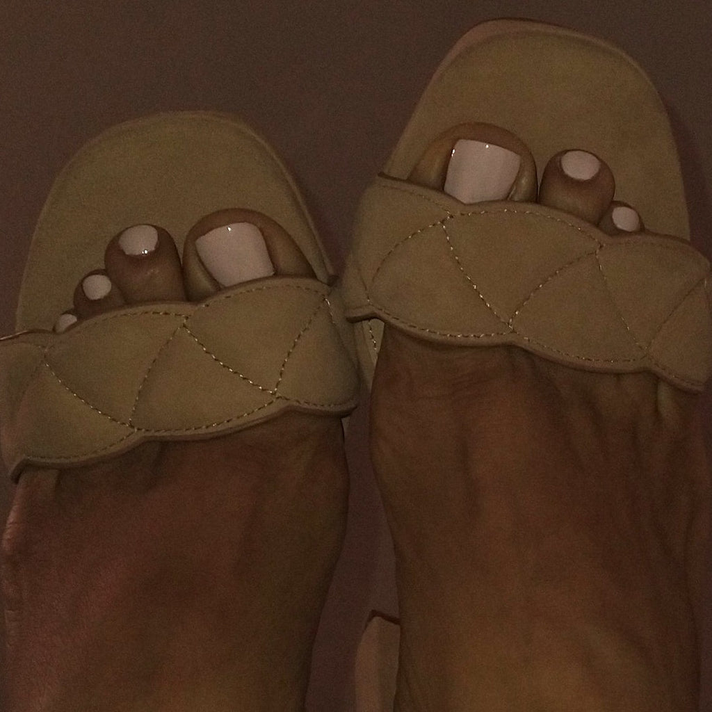 Vince Camuto sz 10 Mahg in Natural