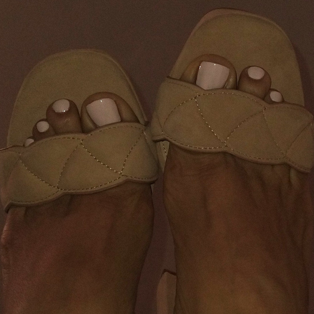 Vince Camuto sz 10 Mahg in Natural