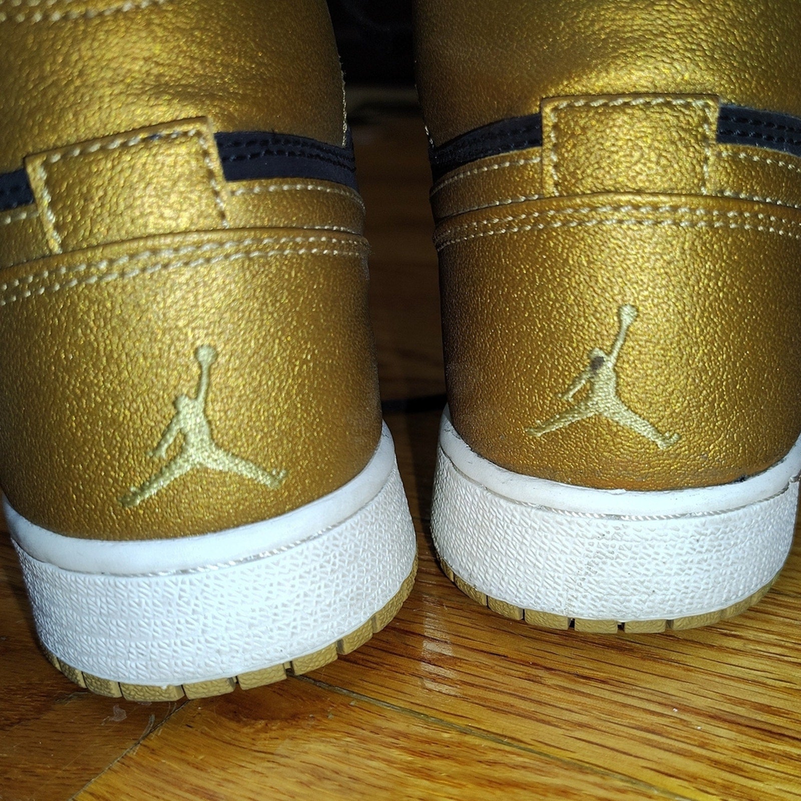 Jordan 1 Retro MeloBlack and Gold Sz 5.5y