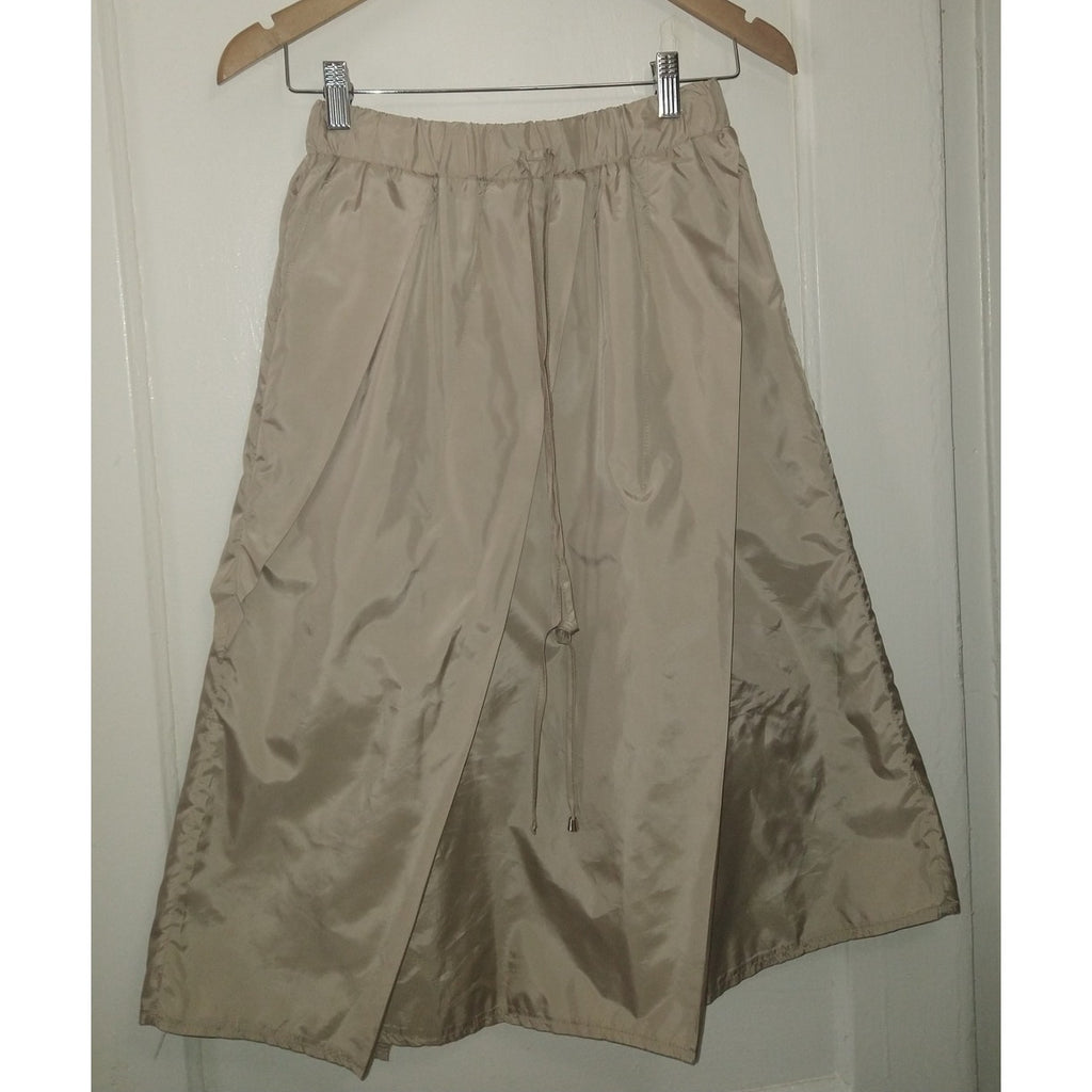 Belissa NWT Sz S Parachute skirt w/ pleating deatils