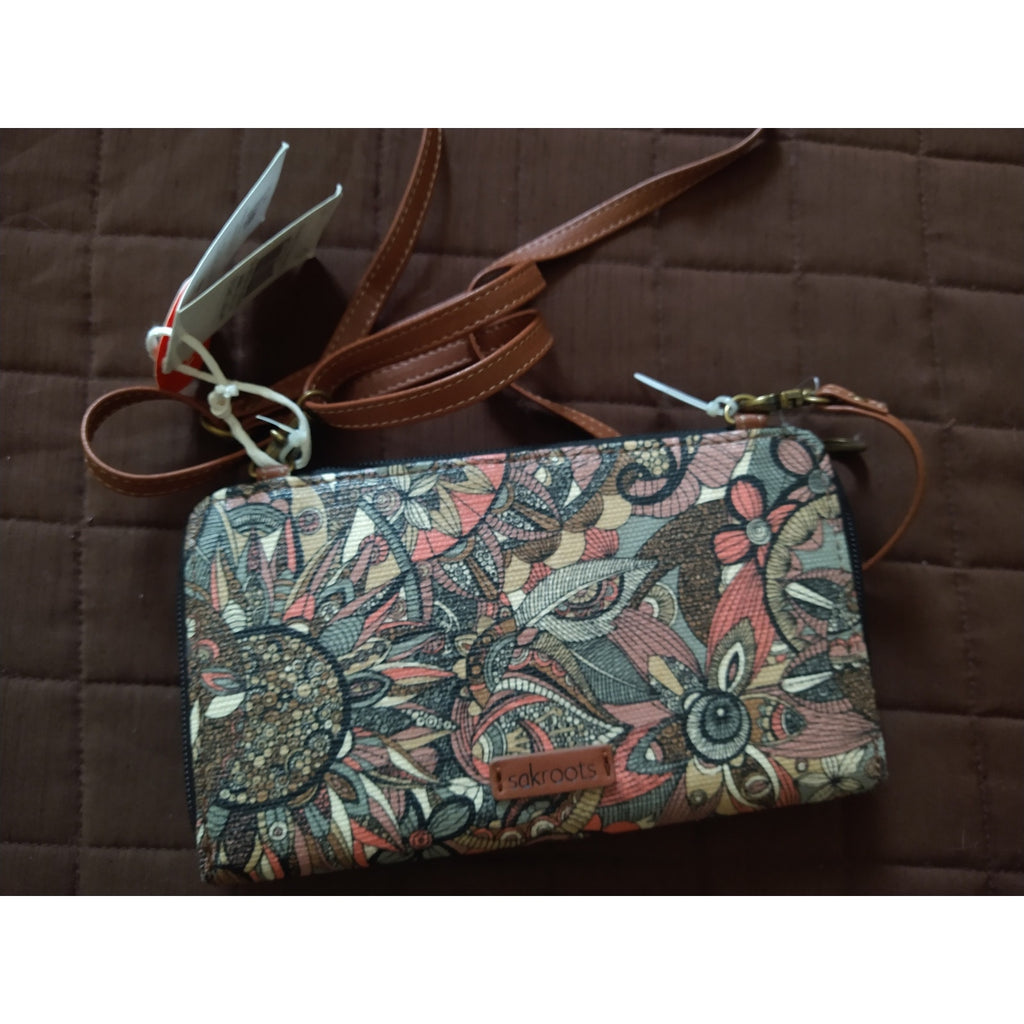 Sakroots Artists circle Lrg Smart Phone crossbody All in 1