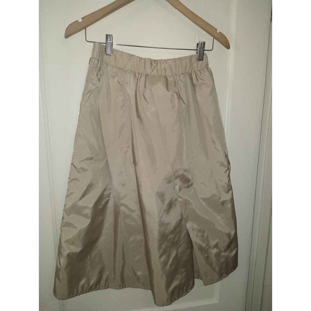 Belissa NWT Sz S Parachute skirt w/ pleating deatils