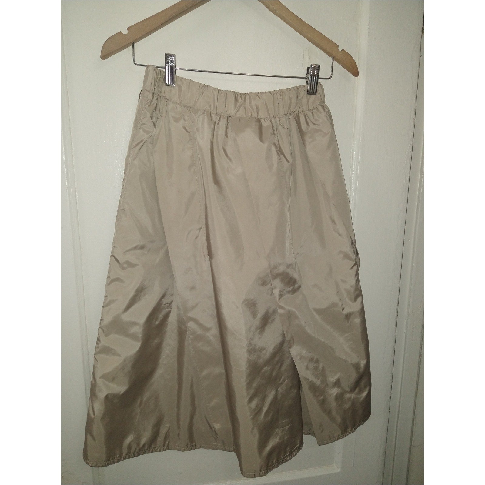 Belissa NWT Sz S Parachute skirt w/ pleating deatils