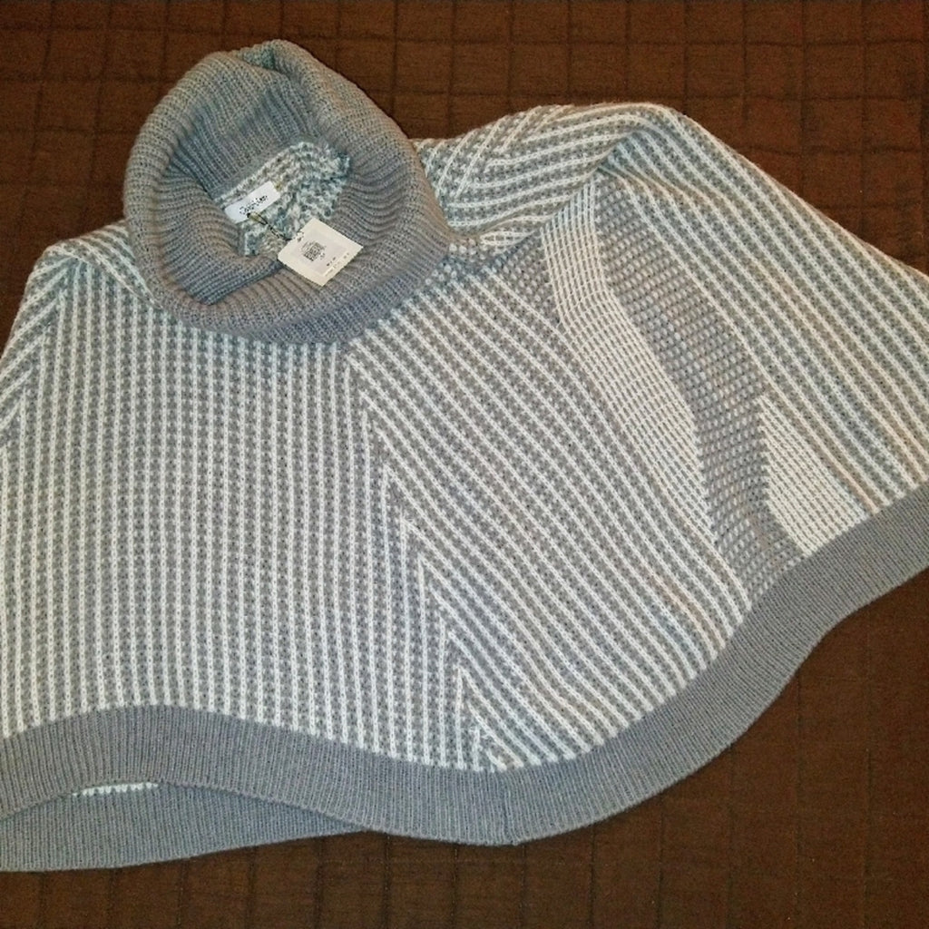 Calvin Klein Gray and White Knit Poncho OS