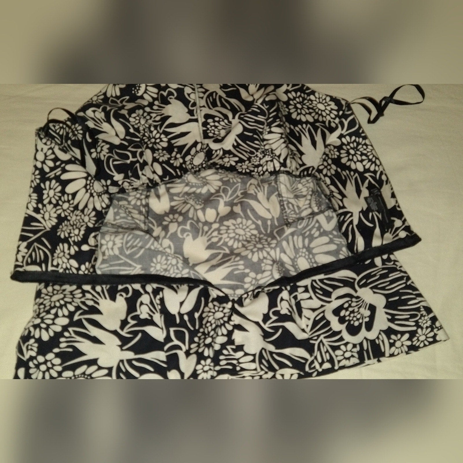 INC Peek- a-boo Halter top Sz 8