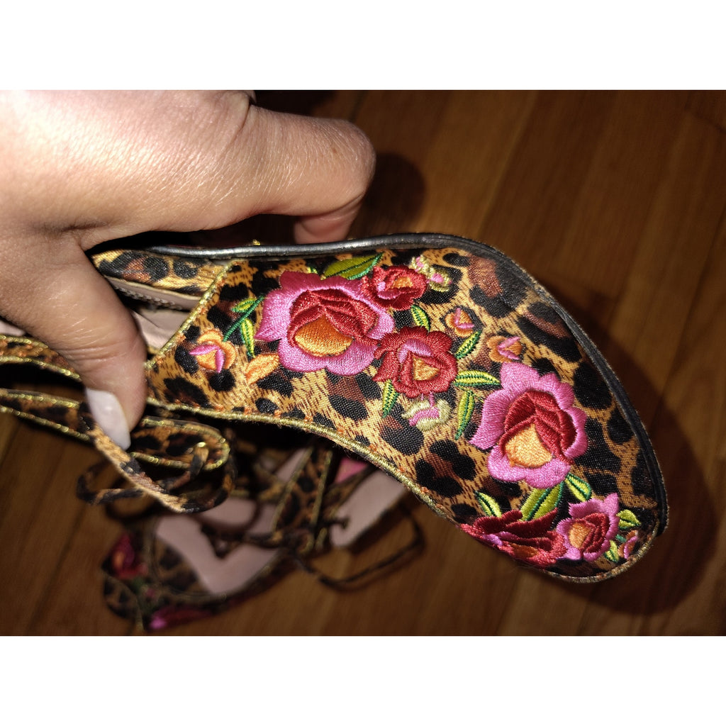 Vintage Betsey Johnson rose embroidered animal print heels Sz 6.5