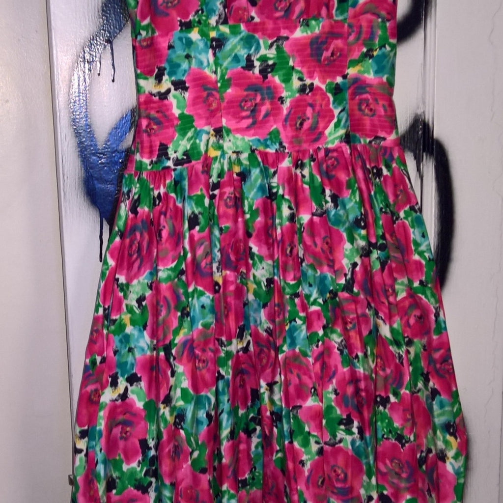 Vintage Classic Silhouette/Full Skirt/Rose Print Dress Sz 6/8