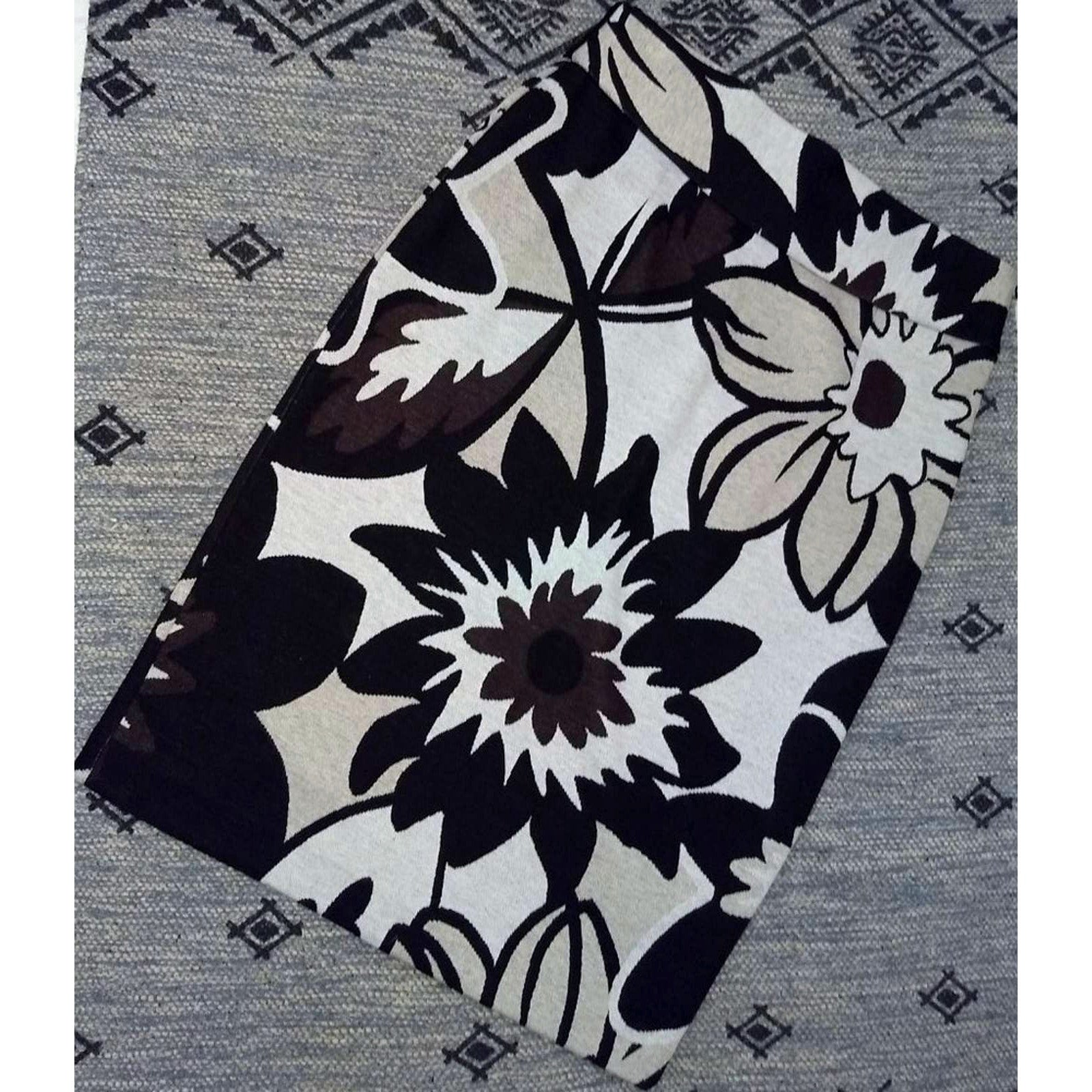 GRACE Bold floral print skirt Sz 6