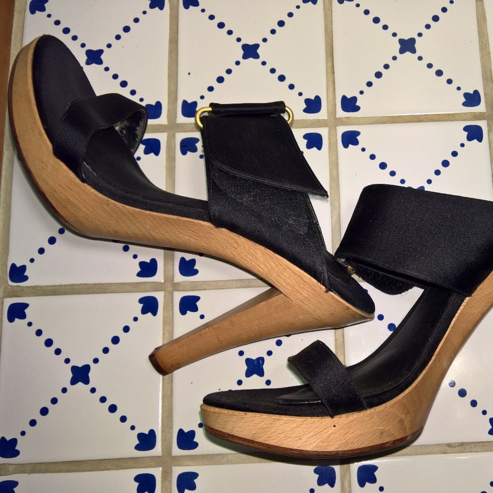 Vintage Wood & Satin Heels Michael Kors Sz 9