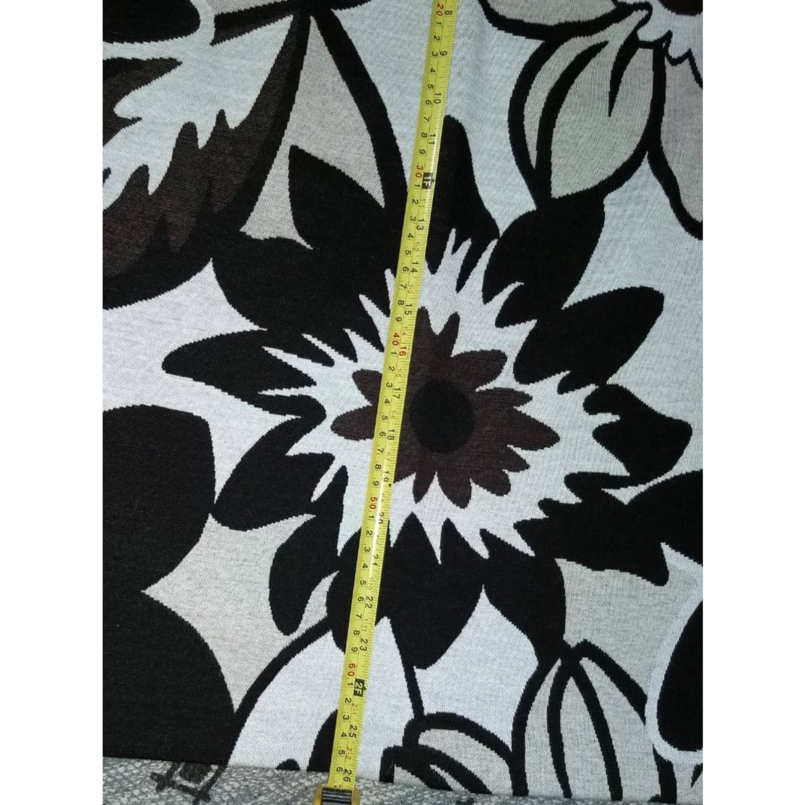 GRACE Bold floral print skirt Sz 6