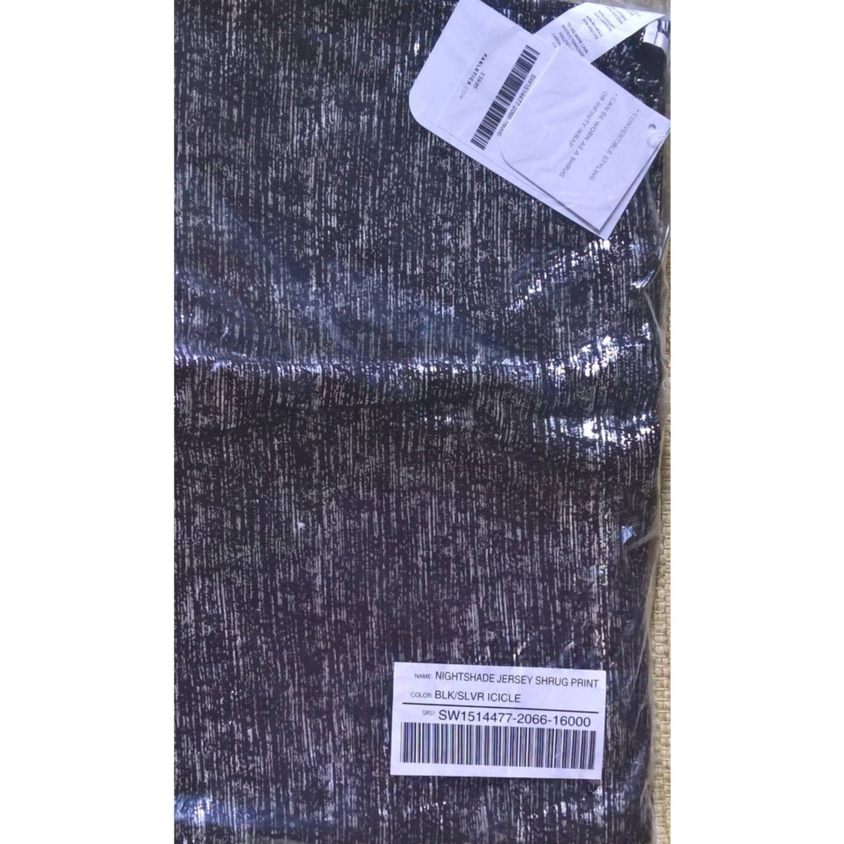 Fabletics NWT Nightshade Reversable Shrug / Infinity Scarf Blk&Silver