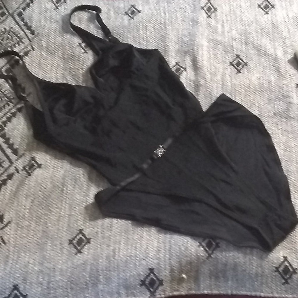 Vintage Fredericks of Hollywood one piece foundation garment. Sz 34 Adjustable.  Quick access