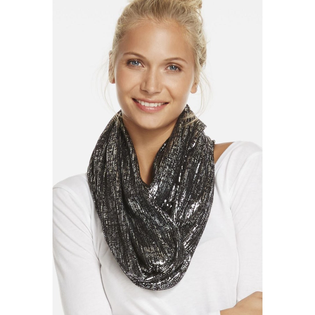 Fabletics NWT Nightshade Reversable Shrug / Infinity Scarf Blk&Silver