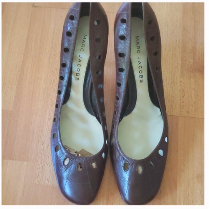 Marc Jacobs Vintage Brown Leather cutout Pumps Sz 40