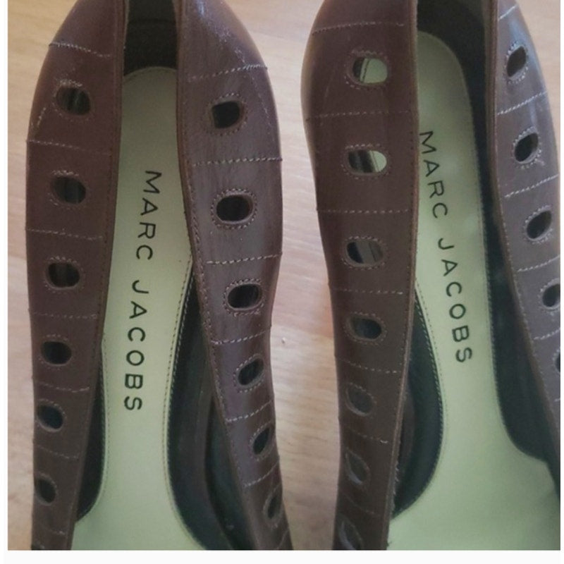 Marc Jacobs Vintage Brown Leather cutout Pumps Sz 40