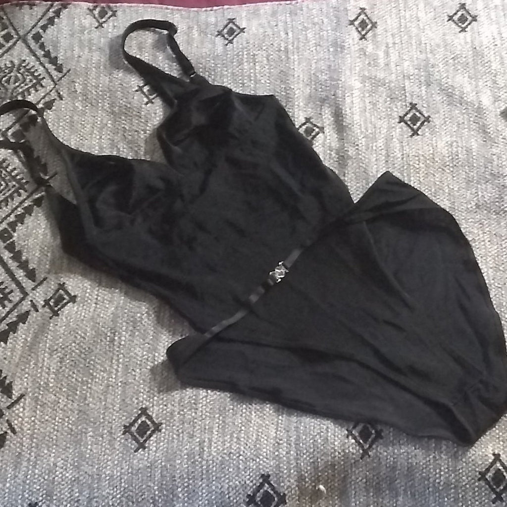 Vintage Fredericks of Hollywood one piece foundation garment. Sz 34 Adjustable.  Quick access